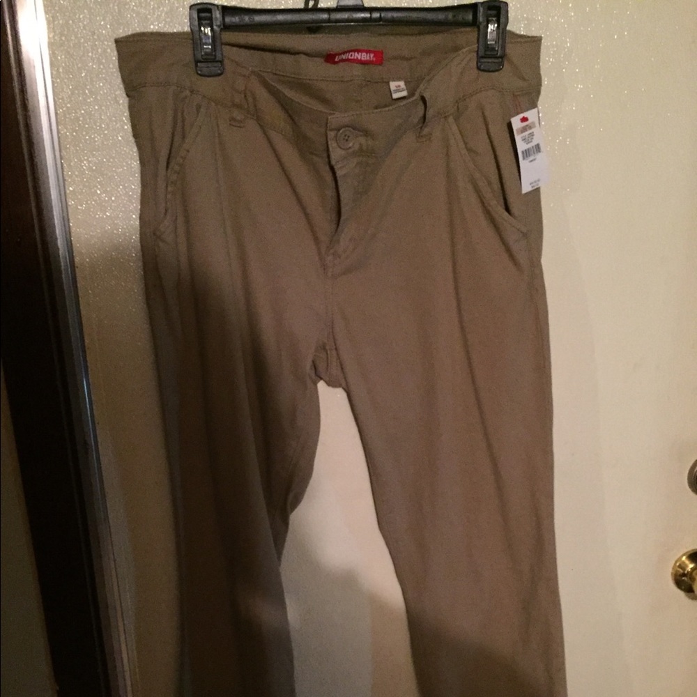 Unionbay Khaki pants.